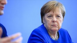 Меркел критикувана заради неуспехот од мерките и борбата против пандемијата