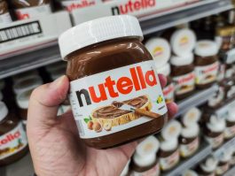 Горкиот чоколаден крем „Nutella“ го уништува еко системот и искористува малолетни деца