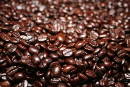 Цената на кафето расте заради ниските температури кои го загрозуваат производство во Бразил