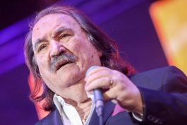 Легендата Мишо Ковач има корона, беше ставен на респиратори